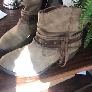 Maurices boots size 11